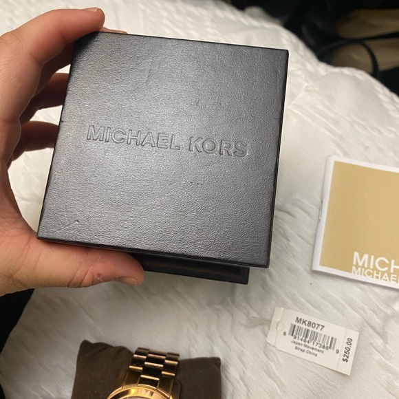 Michael Kors Layton Gold-Tone New with Tags Watch - Picture 6 of 11